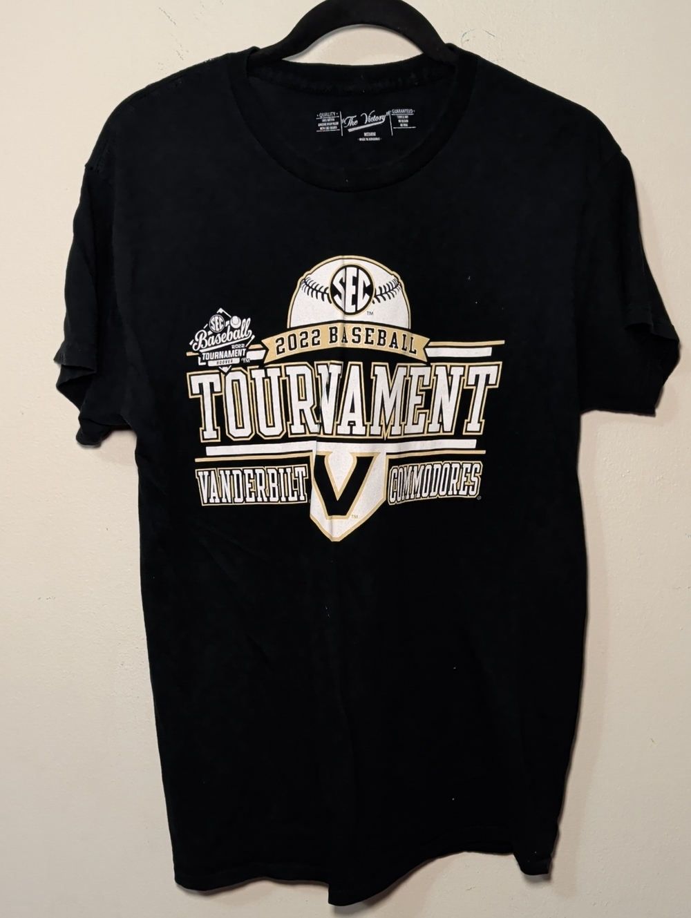 The Victory Vanderbilt Baseball T-shirt Black Gold SEC Tournament 2022 Size M